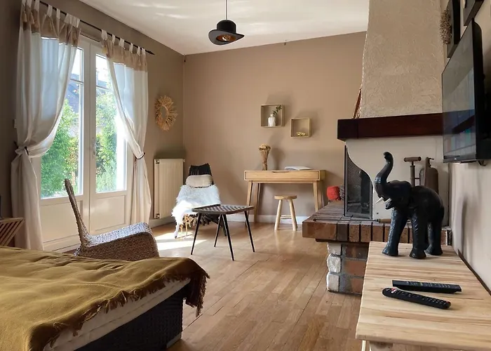 Maison avec terrasse et jardin